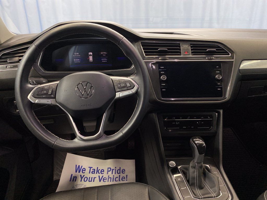 Used 2023 Volkswagen Tiguan SE AWD/4WD image 30