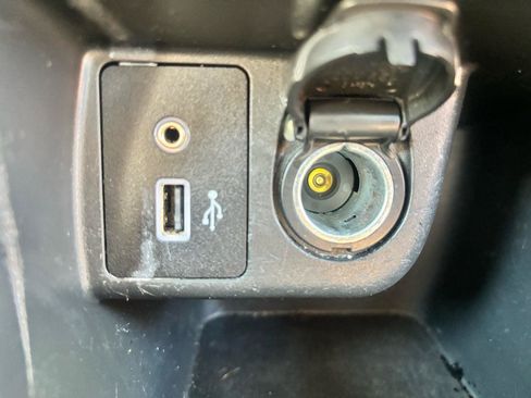 Used 2023 Nissan Versa S FWD image 43