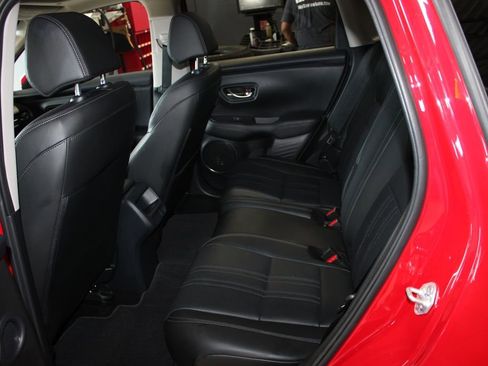 Used 2025 Honda HR-V EX-L image 17