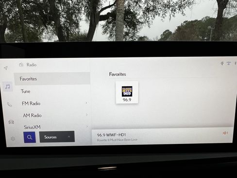 Certified 2024 Lexus ES 300h Ultra Luxury image 24