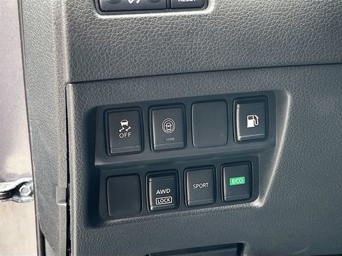 Used 2019 Nissan Rogue S w/ Special Edition Package AWD/4WD image 10
