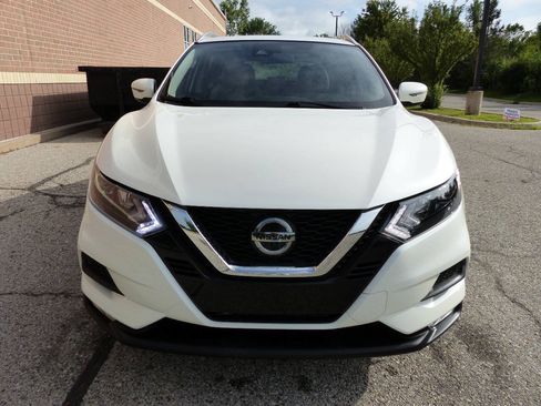 Used 2021 Nissan Rogue Sport SV FWD image 12