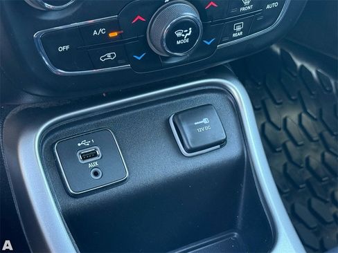 Used 2020 Jeep Compass Latitude image 22