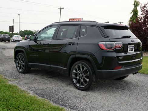 Used 2021 Jeep Compass Latitude FWD image 19