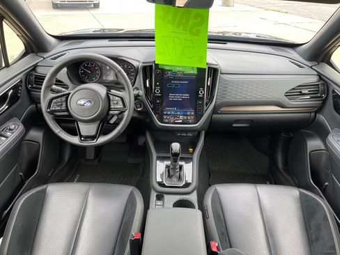 Used 2025 Subaru Forester Touring AWD/4WD image 15