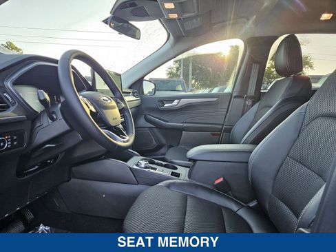 New 2026 Ford Escape SE FWD image 28