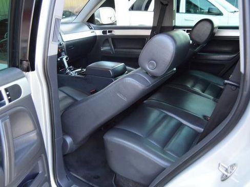 Used 2009 Volkswagen Touareg VR6 image 33