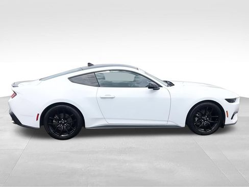 Used 2024 Ford Mustang Coupe RWD image 9