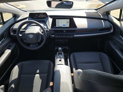 Used 2025 Toyota Prius XLE FWD image 20
