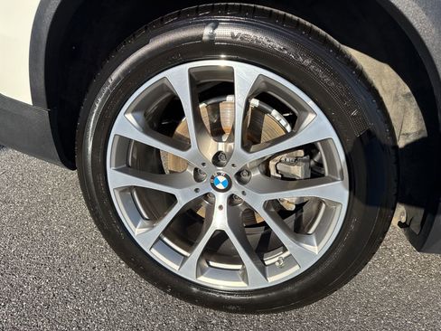 Used 2020 BMW X5 sDrive40i w/ Premium Package image 9