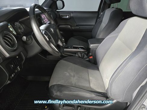 Used 2022 Toyota Tacoma TRD Off-Road w/ Technology Package AWD/4WD image 14