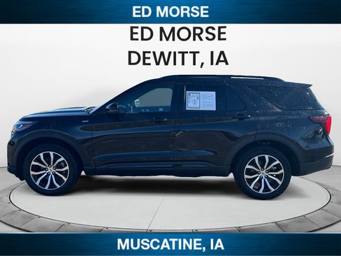 Used 2025 Ford Explorer ST-Line AWD/4WD image 2