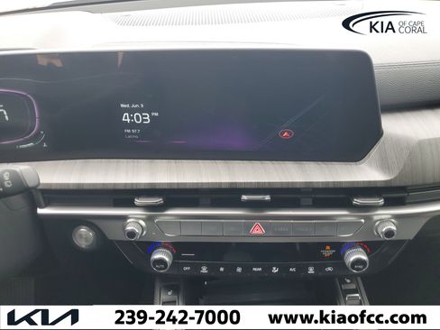 Certified 2024 Kia Telluride EX w/ EX Captain's Chair Package FWD image 21