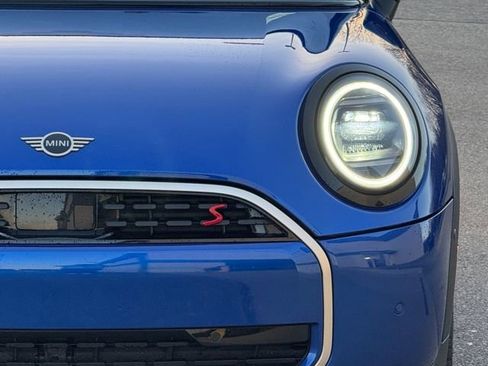 Certified 2025 MINI Cooper S image 10