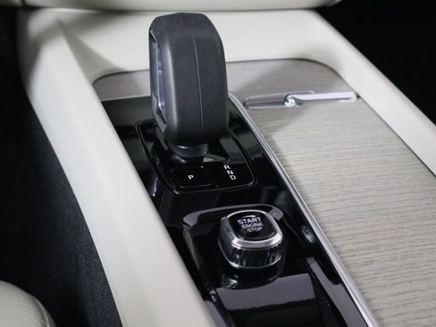 Used 2023 Volvo XC60 B5 Plus w/ Climate Package image 13