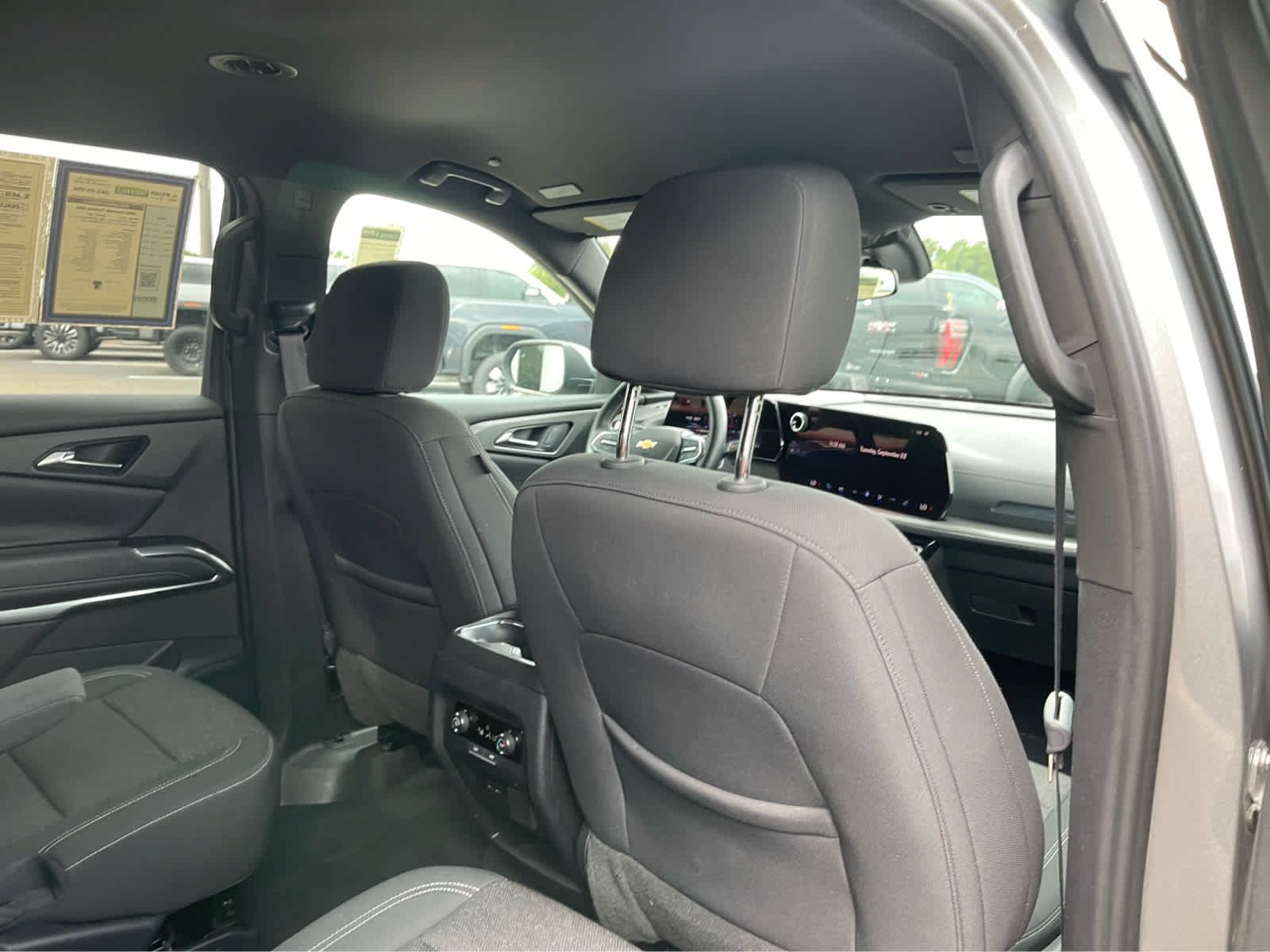 Used 2024 Chevrolet Traverse LT AWD/4WD image 25