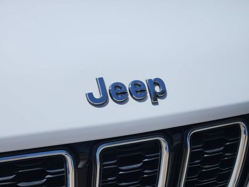 Certified 2021 Jeep Grand Cherokee L Limited AWD/4WD image 12