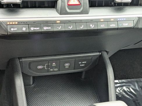 Used 2025 Kia K4 FWD image 21