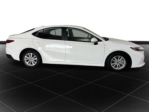 Used 2025 Toyota Camry LE FWD image 6