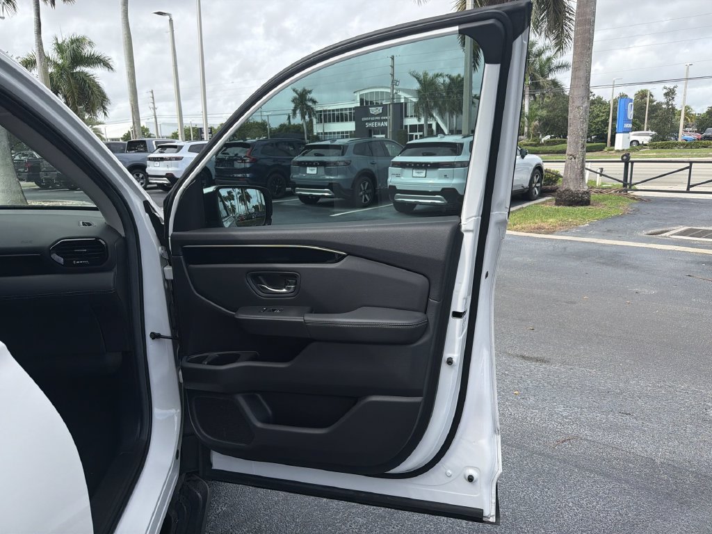 Certified 2025 Honda Pilot EX-L image 39