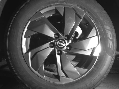 Used 2025 Nissan Rogue SV FWD image 14