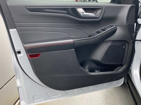 Used 2025 Ford Escape ST-Line Select image 17