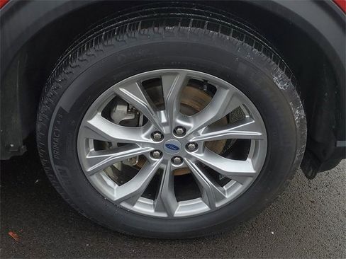 Certified 2024 Ford Explorer XLT w/ Equipment Group 202A image 5