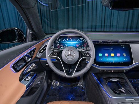 Used 2025 Mercedes-Benz E 450 4MATIC Sedan image 14