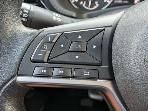 Used 2025 Nissan Sentra SV FWD image 23