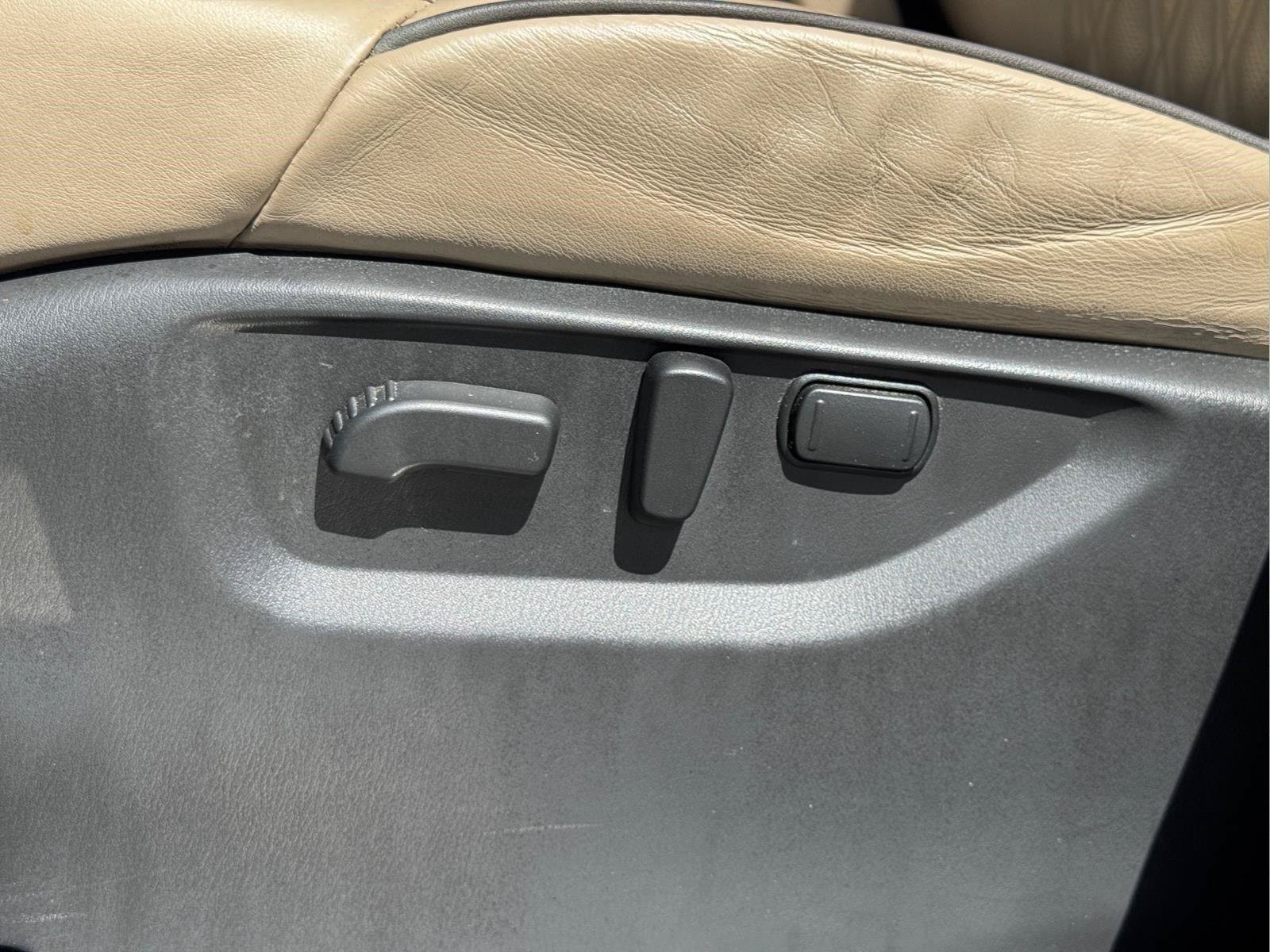 Used 2021 Nissan Armada Platinum w/ Captain's Chairs Package RWD image 19