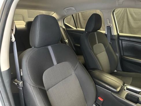 Used 2024 Nissan Sentra SV FWD image 16