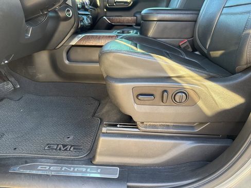 Used 2020 GMC Sierra 1500 Denali w/ Technology Package image 16