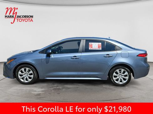 Used 2025 Toyota Corolla LE FWD image 15