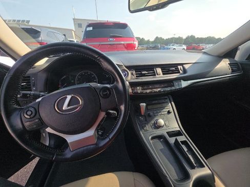 Used 2016 Lexus CT 200h w/ Accessory Package 2 FWD image 5