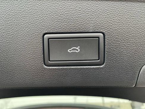 New 2025 Volkswagen Atlas Cross Sport SE image 15