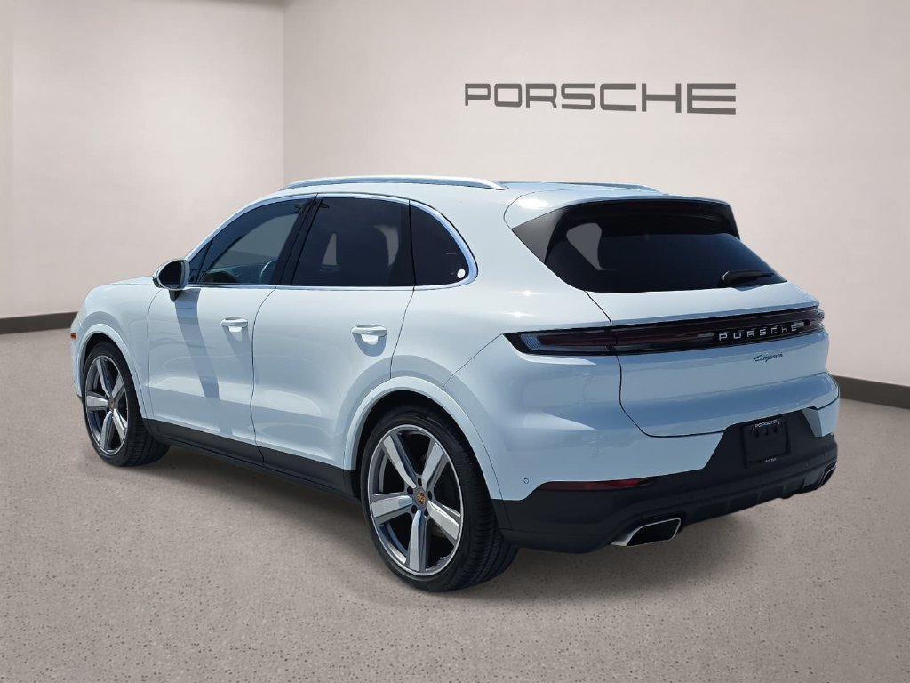Certified 2026 Porsche Cayenne AWD/4WD image 3