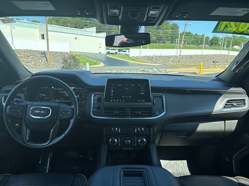 Used 2021 GMC Yukon XL AT4 w/ AT4 Premium Plus Package image 12