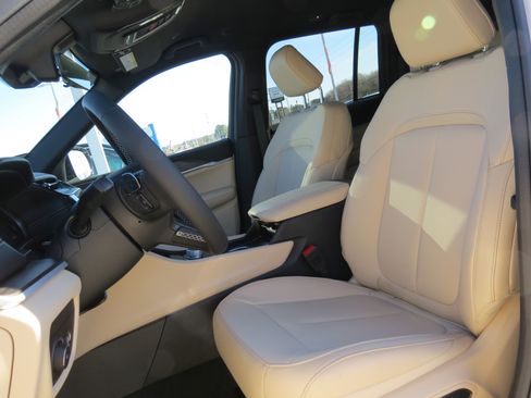 New 2026 Jeep Grand Cherokee Limited image 19