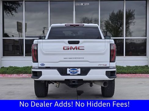 Used 2025 GMC Sierra 2500 AT4 image 6