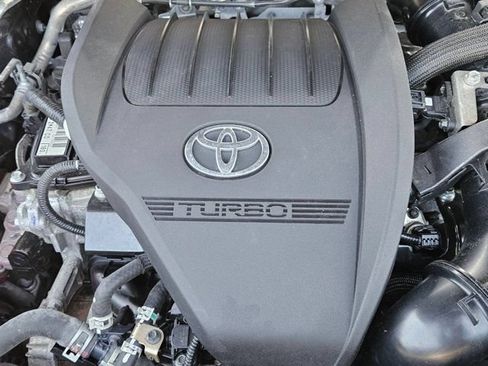 Used 2024 Toyota Highlander LE AWD/4WD image 23