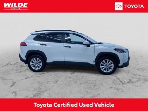 Certified 2023 Toyota Corolla Cross LE AWD/4WD image 2
