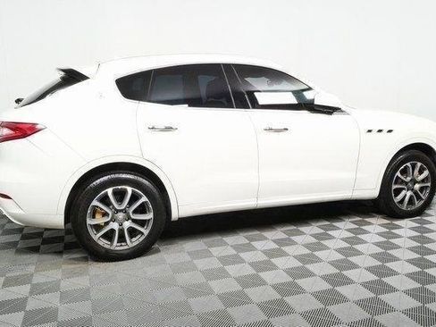 Used 2017 Maserati Levante w/ Luxury Package AWD/4WD image 32