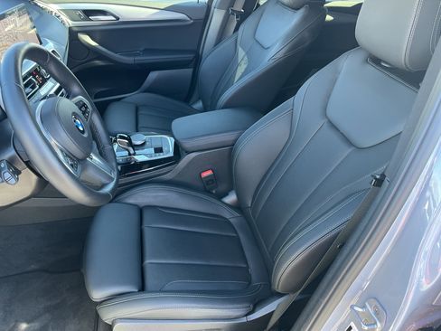 Used 2025 BMW X4 xDrive30i image 19