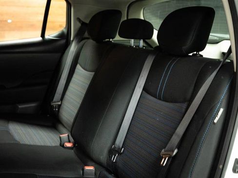 Used 2024 Nissan Leaf S image 11