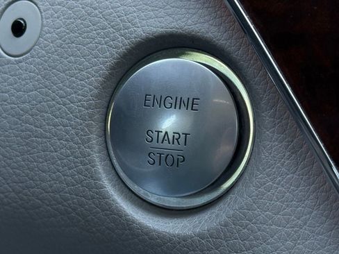 Used 2010 Mercedes-Benz S 550 image 32