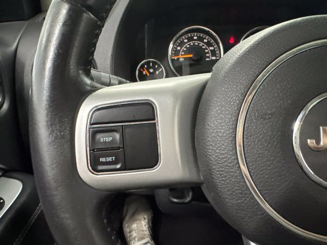 Used 2017 Jeep Compass Latitude AWD/4WD image 30