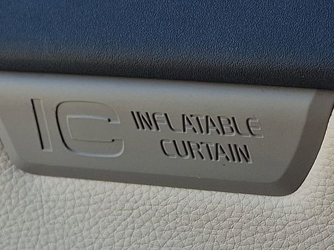 Used 2013 Volvo C70 T5 image 22