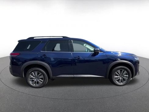 Used 2025 Nissan Pathfinder SV AWD/4WD image 13