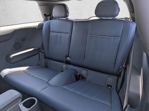 Used 2025 MINI Cooper 2-Door Hardtop FWD image 19