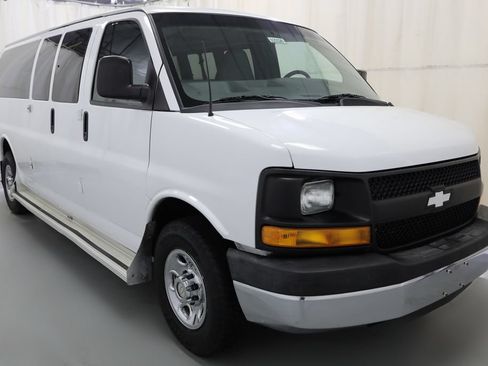 Used 2015 Chevrolet Express 3500 LS RWD image 13